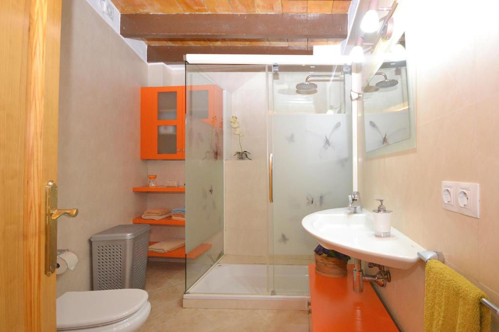 A bathroom at Villa Victori