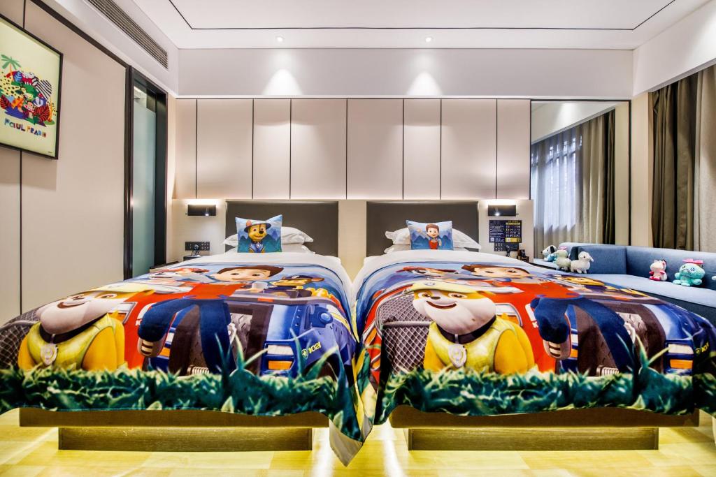 和沐嘉江岸星河酒店-凤凰古城虹桥中路店Jiang'an Xinghe Hotel - Habitación Doble Deluxe (2 Adultos + 1 Niño)