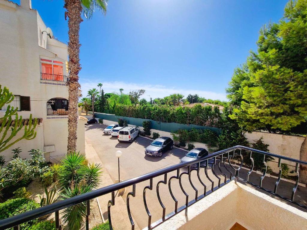 Fotografie z fotogalerie ubytování Residential with pool, 500 meters to the beach v destinaci Orihuela