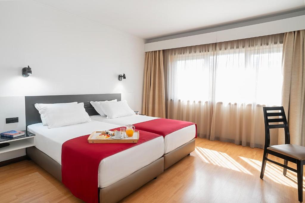 Hotel Amadeos - Matosinhos - Porto - Номер с двумя отдельными кроватями