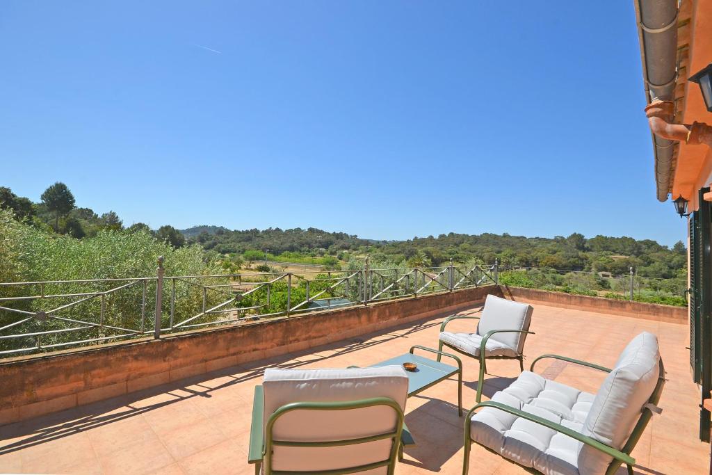 A balcony or terrace at Villa Victori