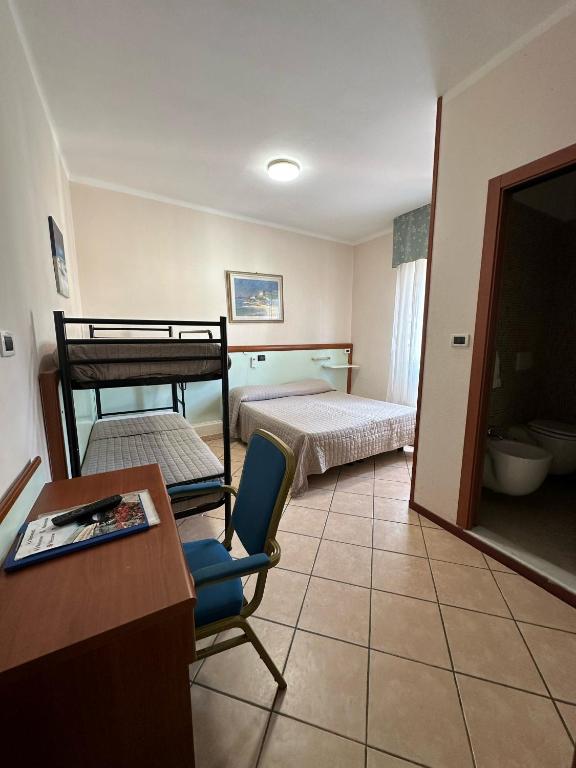 Hotel Svizzera - Habitación Cuádruple Económica - Anexo