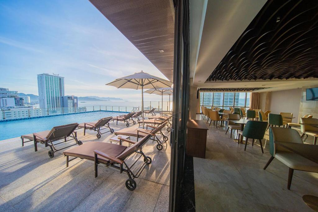 Ban công/sân hiên tại Green Beach Hotel Nha Trang