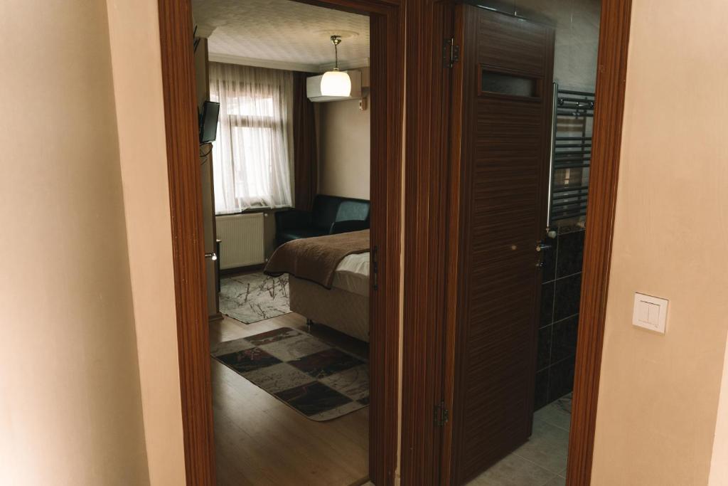 Green Life Apart Hotel - 17