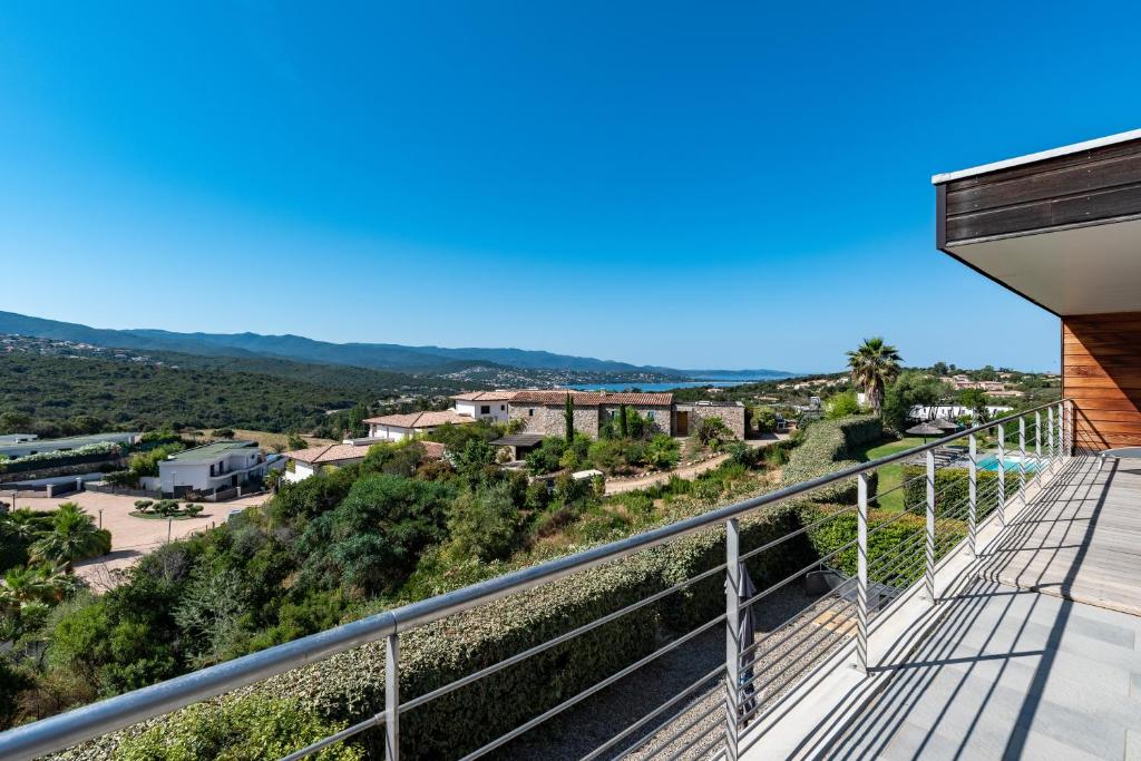 Vue générale sur la montagne ou vue sur la montagne depuis l'appartement
