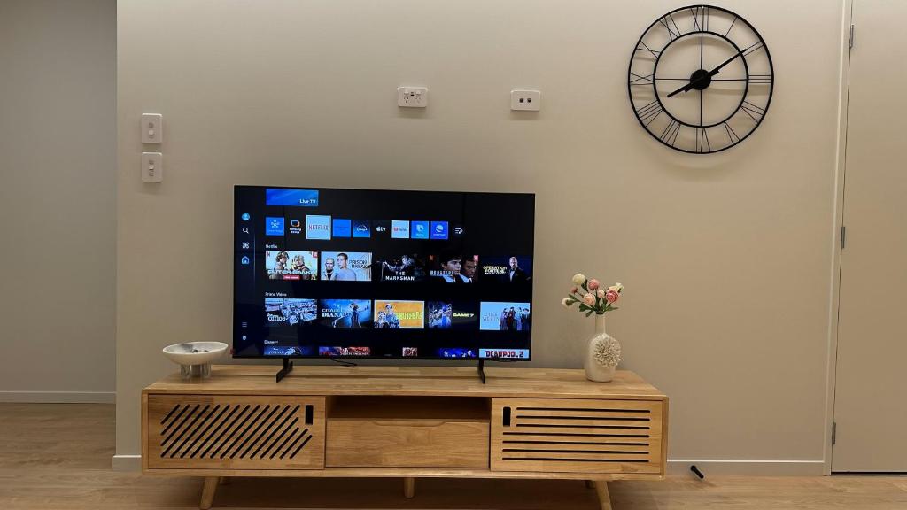 Stylish New & Cosy 3-Bedroom Entire Home in Auckland, Free Parking - Perfect for Your Next Getaway! - Resim 5