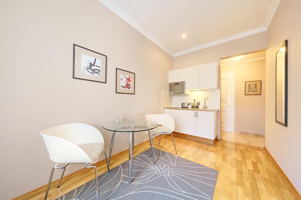 Hunger Wall Residence - 18