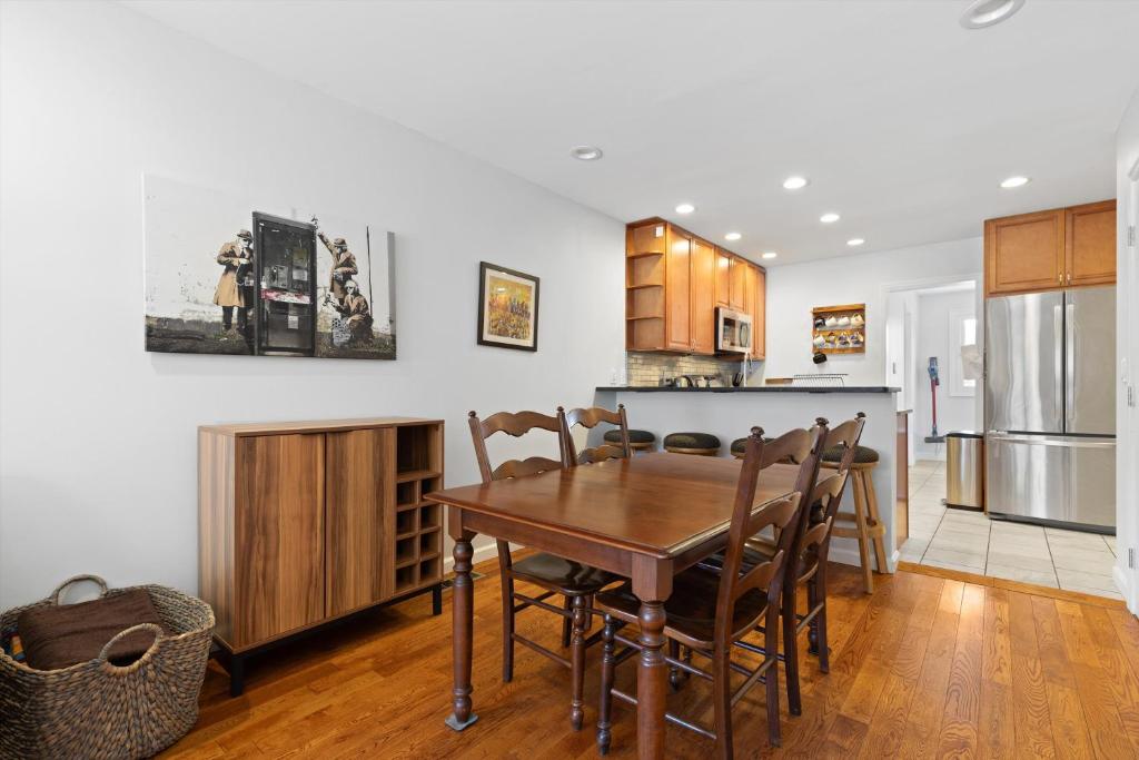Gallery image of Entire 2-BR Townhome Mins from Del Ray & Old Town in Alexandria