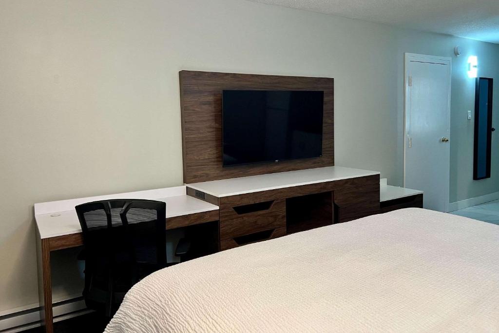 TV a/nebo společenská místnost v ubytování The Vic, Ascend Hotel Collection