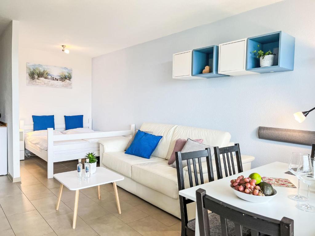 Χώρος καθιστικού στο Apartment Sonnenschein - B 110 by Interhome