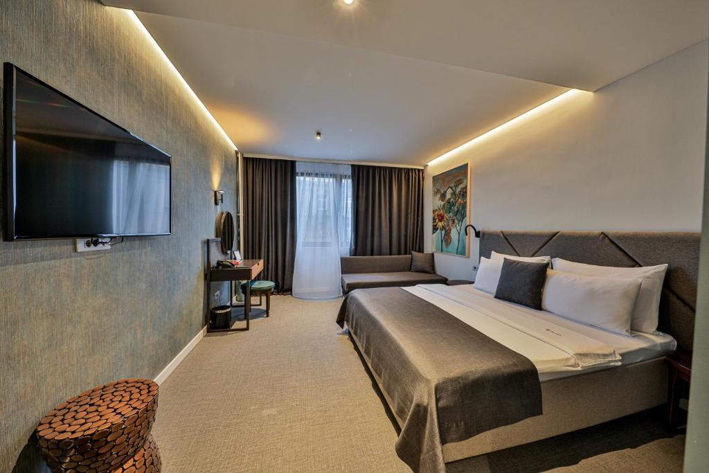 
King Studio with Sofa Bed
