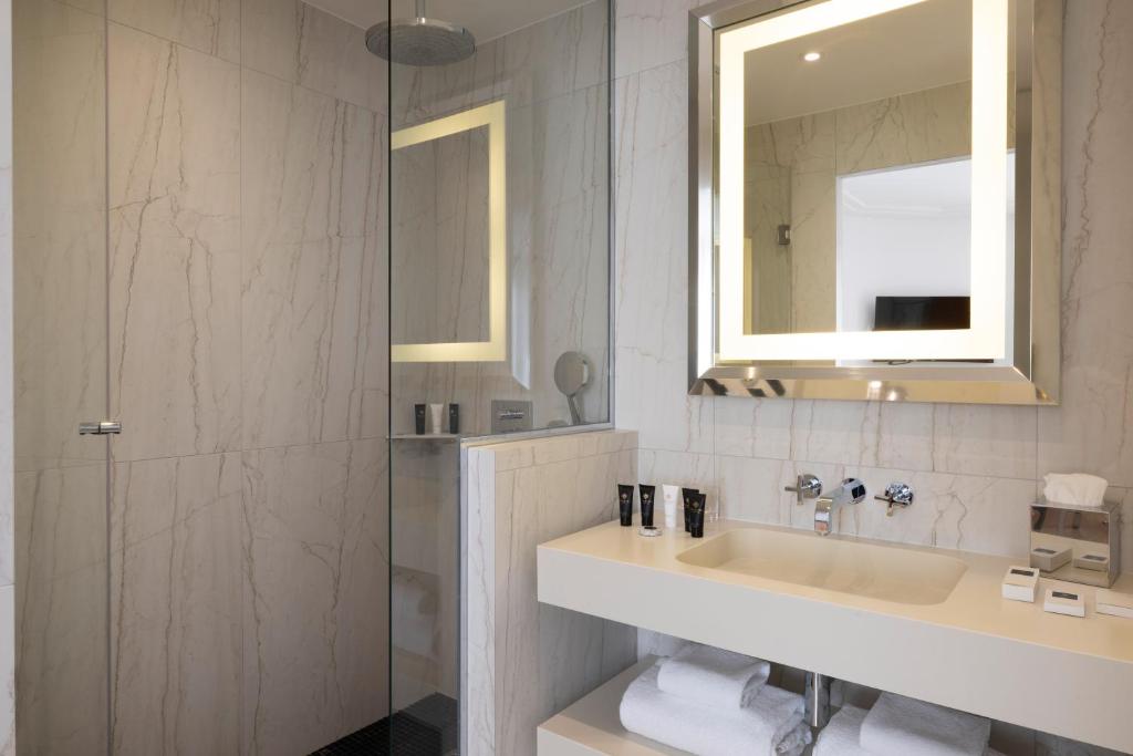 Hôtel De Castiglione - Resim 24