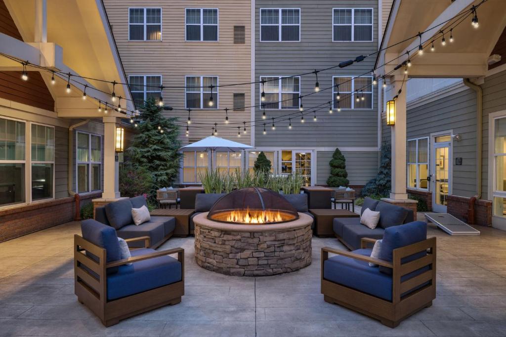 Posezení v ubytování Residence Inn by Marriott Long Island Islip/Courthouse Complex
