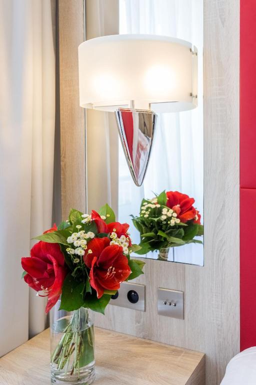 Hôtel De Castiglione - Resim 30