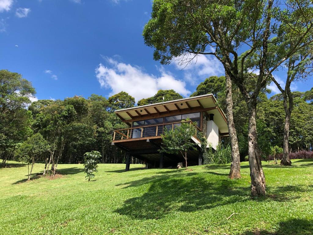 Taman di luar Futucatuia Chalés nas Montanhas