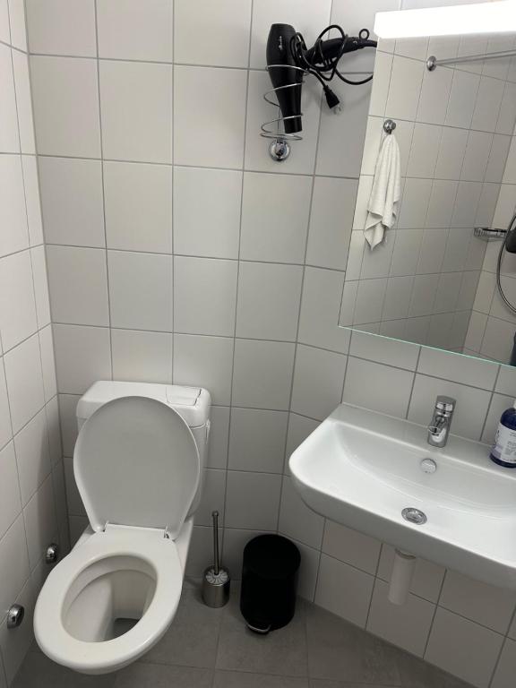 Studio 104 - Riverside - Resim 7