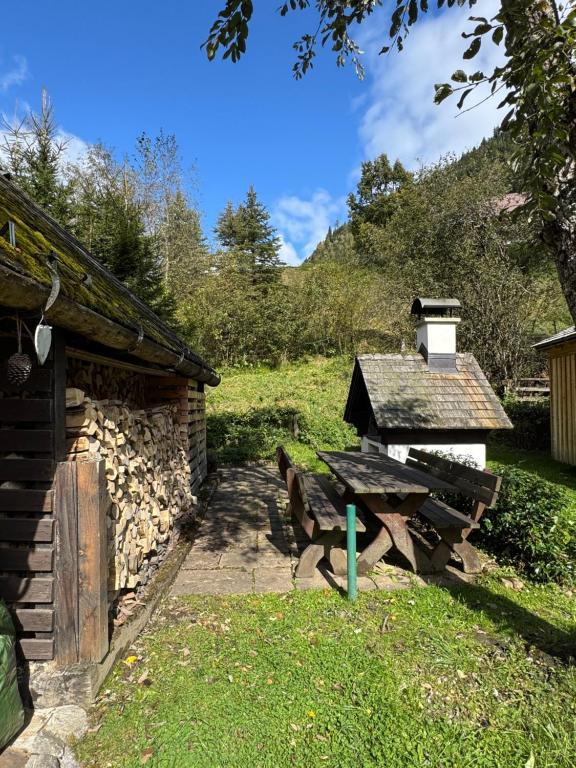 Zahrada ubytování Ferienhaus Fischerhütte Rassis Feriendorf Donnersbachwald