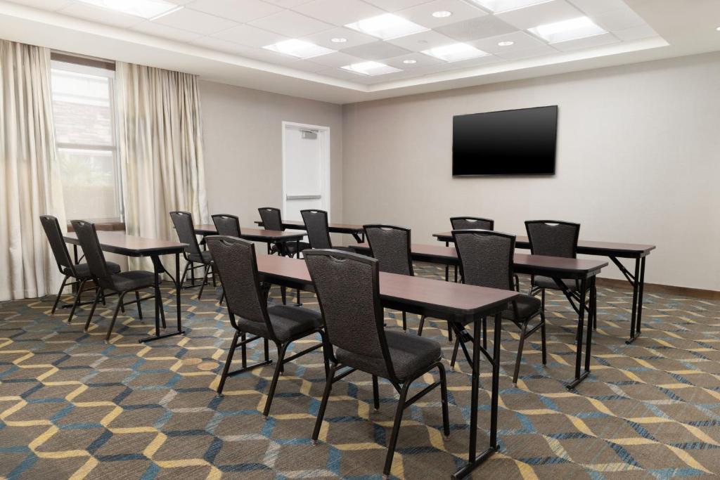 Der Geschäftsbereich oder Konferenzraum in der Unterkunft Residence Inn by Marriott Las Vegas Airport