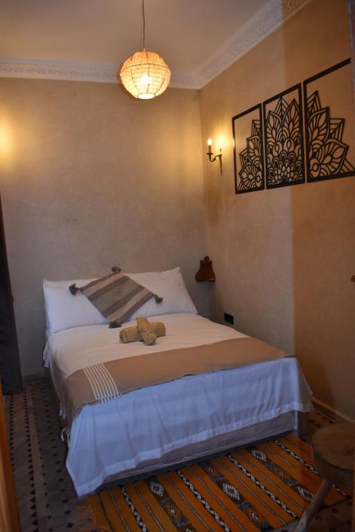 Postel nebo postele na pokoji v ubytování Riad Mogantique-Essaouira