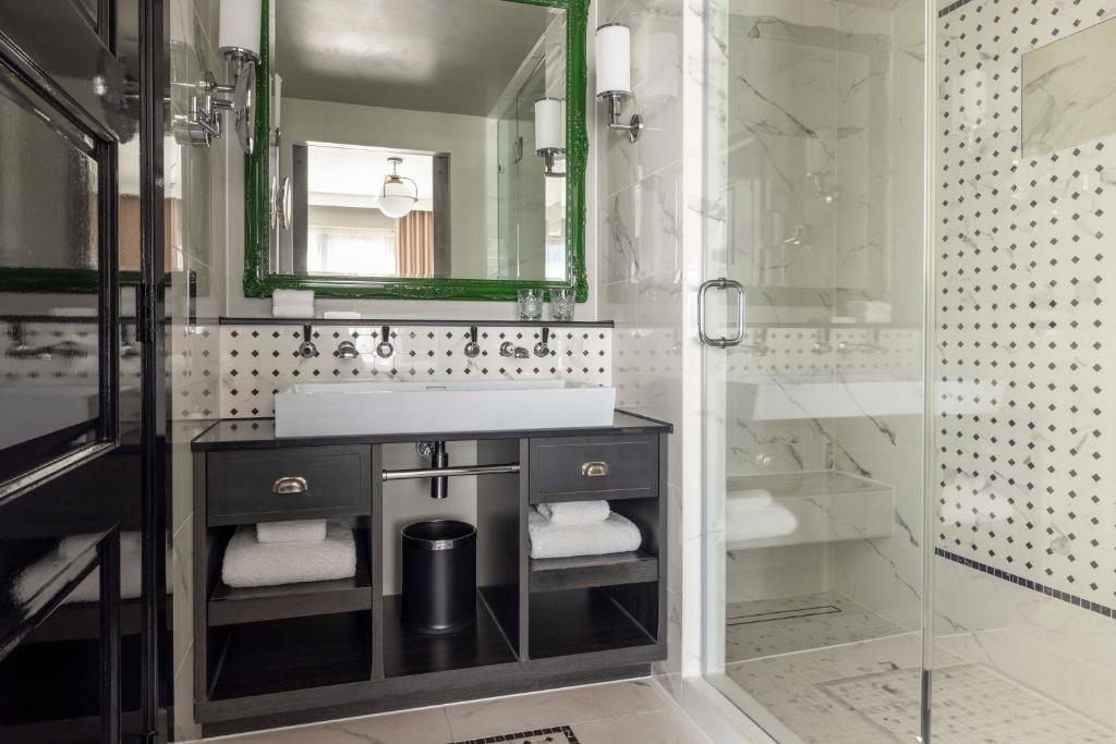 Virgin Hotels London - Shoreditch - Grand Chamber King