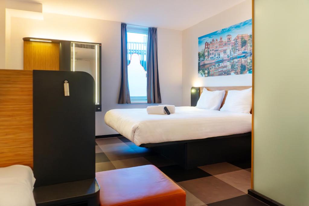 easyHotel Amsterdam Arena Boulevard - Resim 43