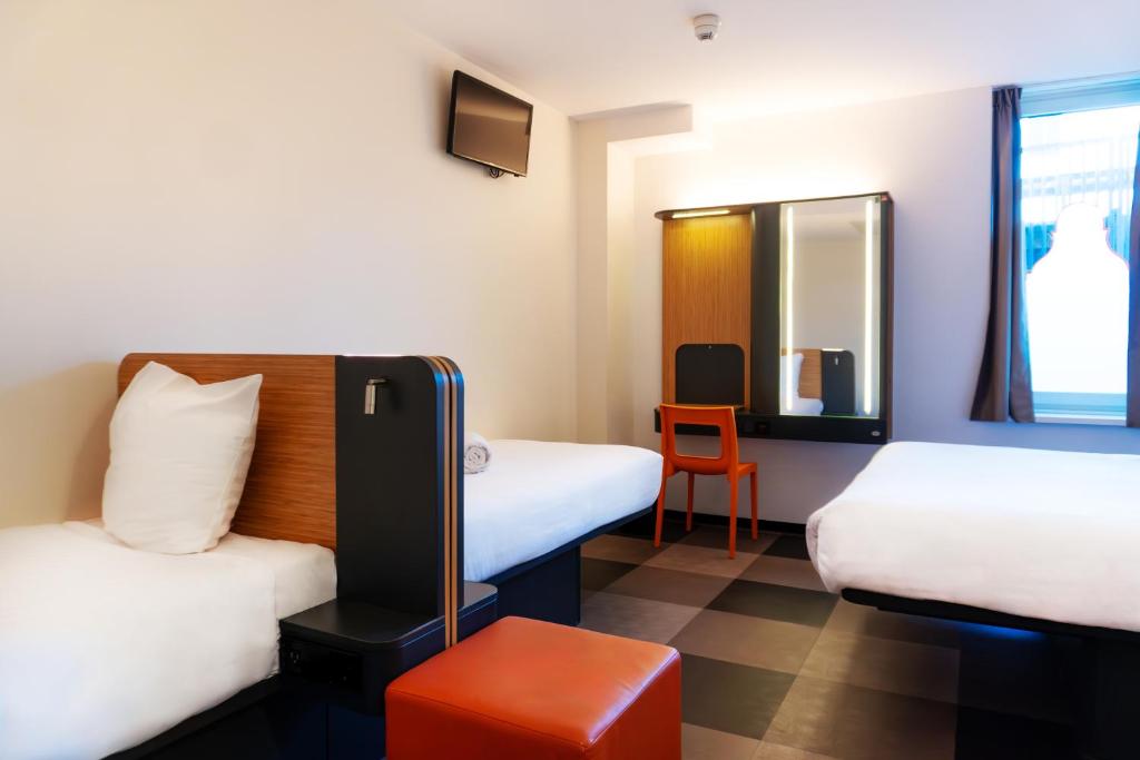 easyHotel Amsterdam Arena Boulevard - Resim 44