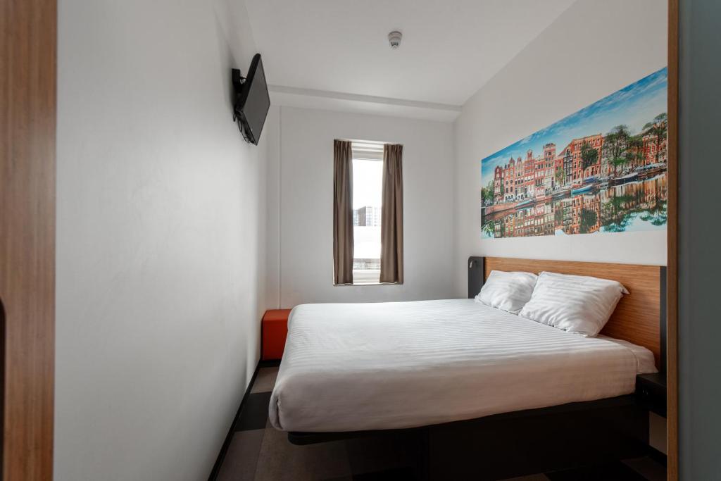 easyHotel Amsterdam Arena Boulevard - Resim 8