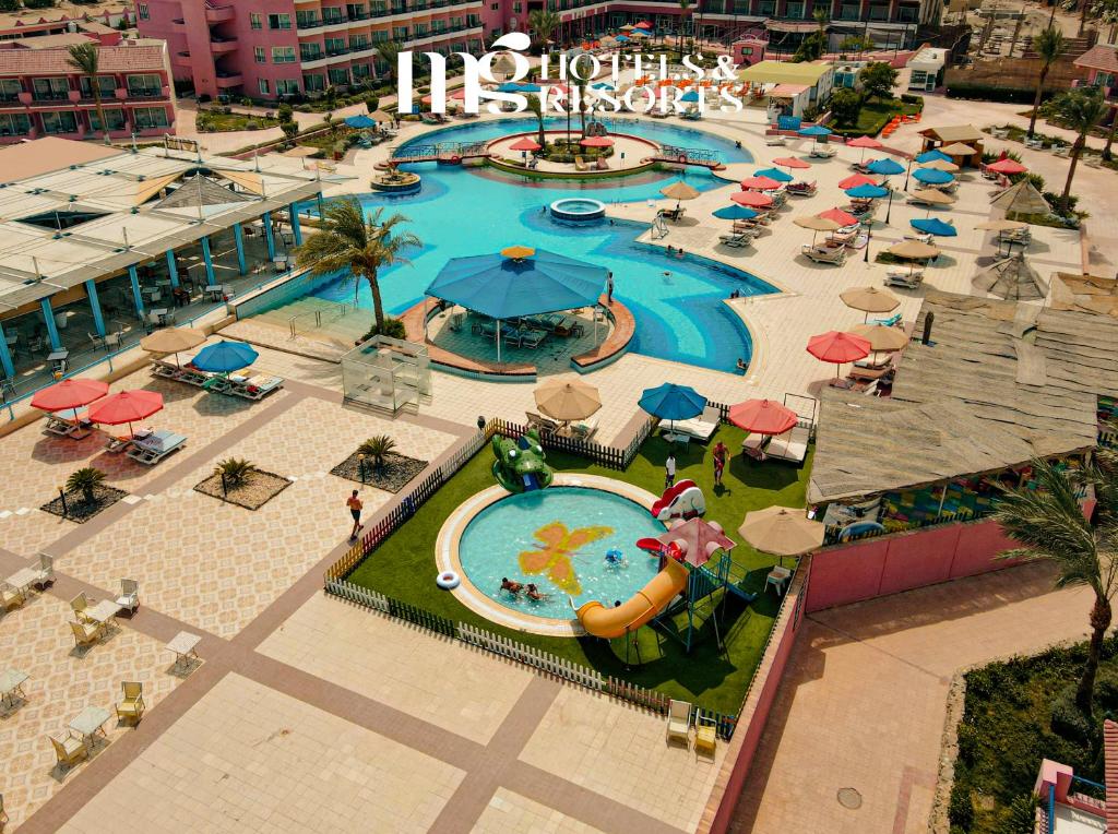 Bazén v ubytování MG Alexander The Great Hotel nebo v jeho okolí