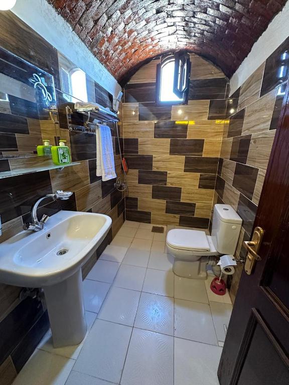 A bathroom at Matager Guesthouse