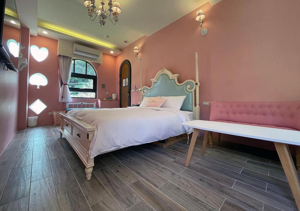 Postel nebo postele na pokoji v ubytování 岩川森林民宿 Springcreek B&B
