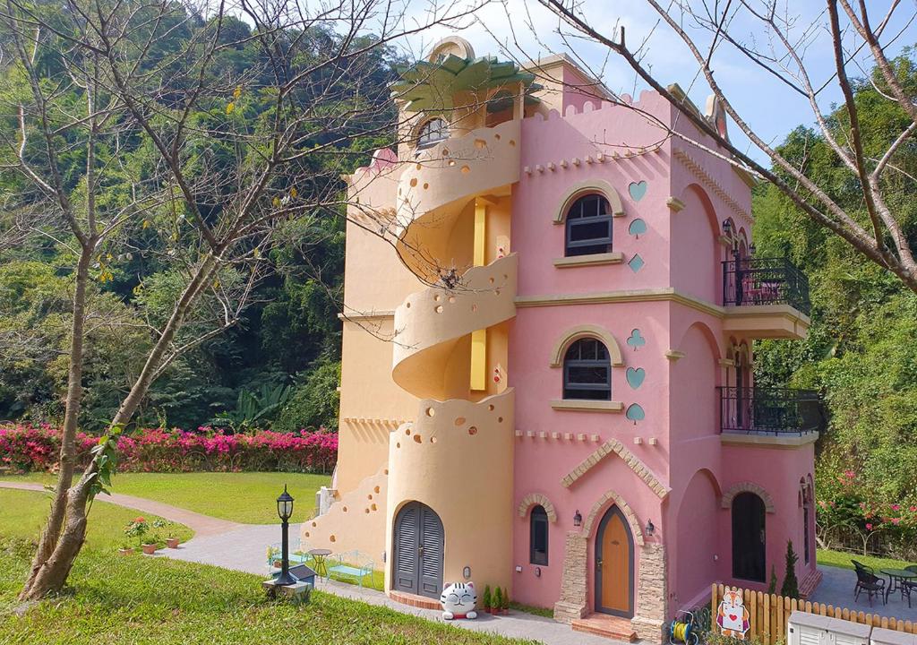 苗栗岩川森林民宿評價、賞螢體驗、親子活動、包棟住宿資訊 – 森林生態親子樂園 - 照片 1