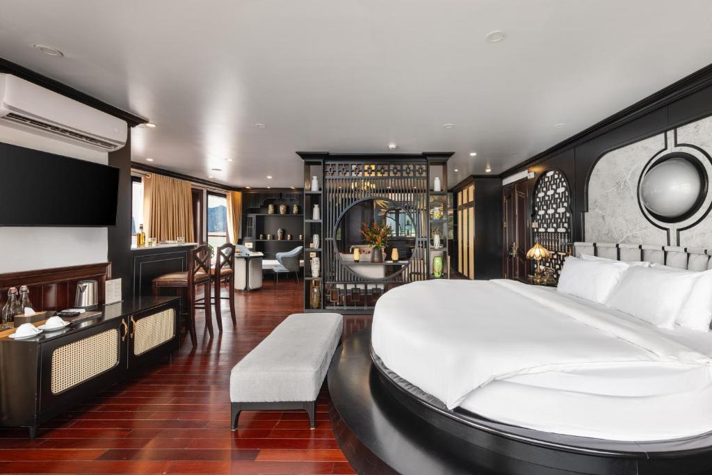 Uma área de estar em Aqua Of The Seas Cruise Halong