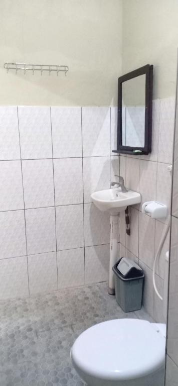 Dewi Garden Guesthouse - 4