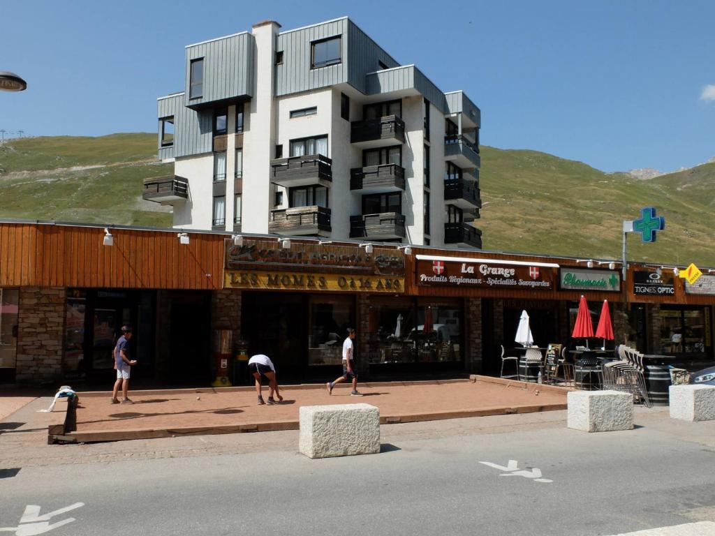Fotografia z galérie ubytovania Appartement rénové 6 pers. à Tignes Val Claret, proche pistes, balcon, animaux acceptés - FR-1-502-372 v destinácii Tignes