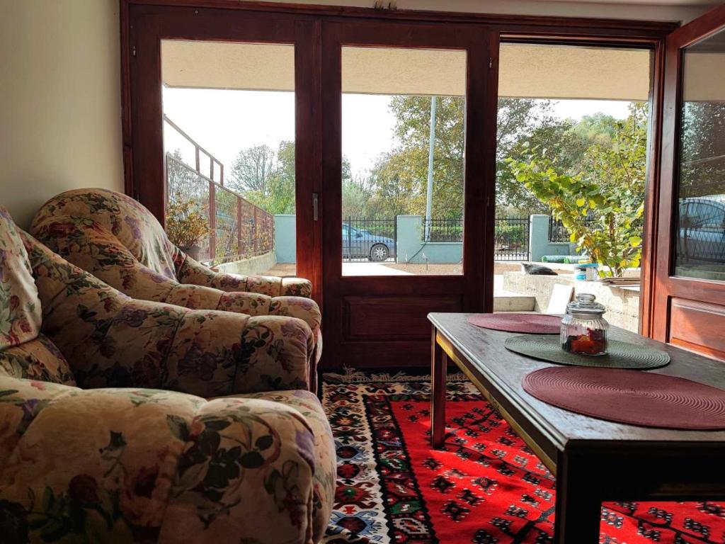 Posezení v ubytování Apartmani Varos & Restaurant