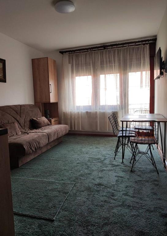 Posezení v ubytování Apartmani Varos & Restaurant