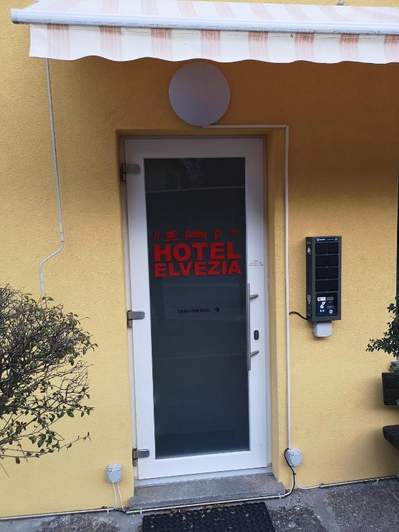 Fotografie z fotogalerie ubytování Hotel Elvezia - Self Check-in v destinaci Lavorgo