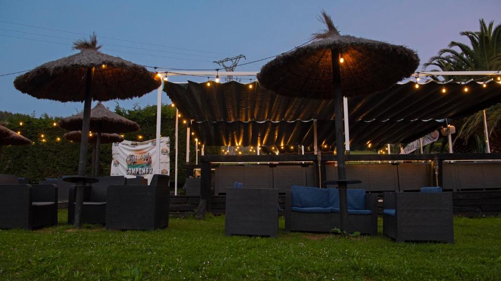 Vonkajšia záhrada v ubytovaní Hotel Campomar
