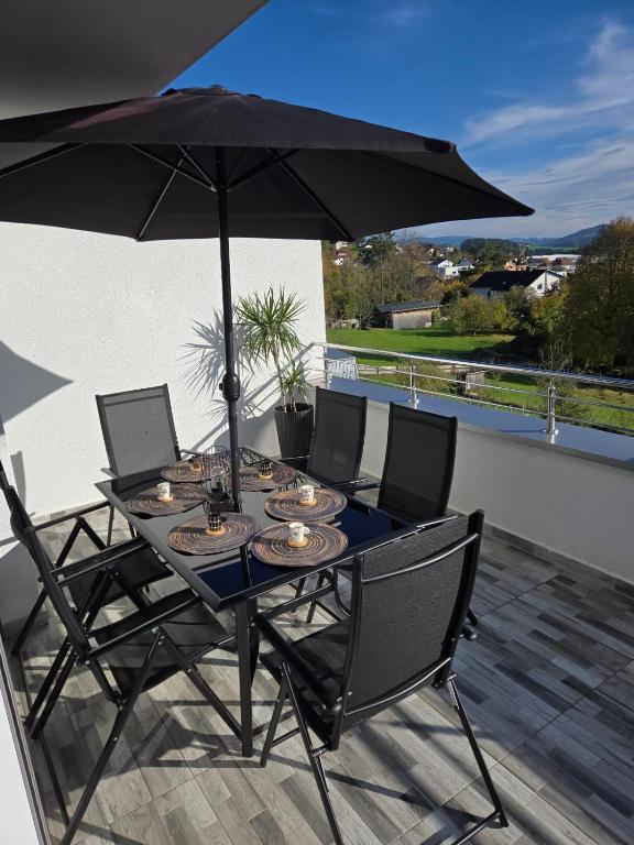 Balkón nebo terasa v ubytování White Luxury Villa