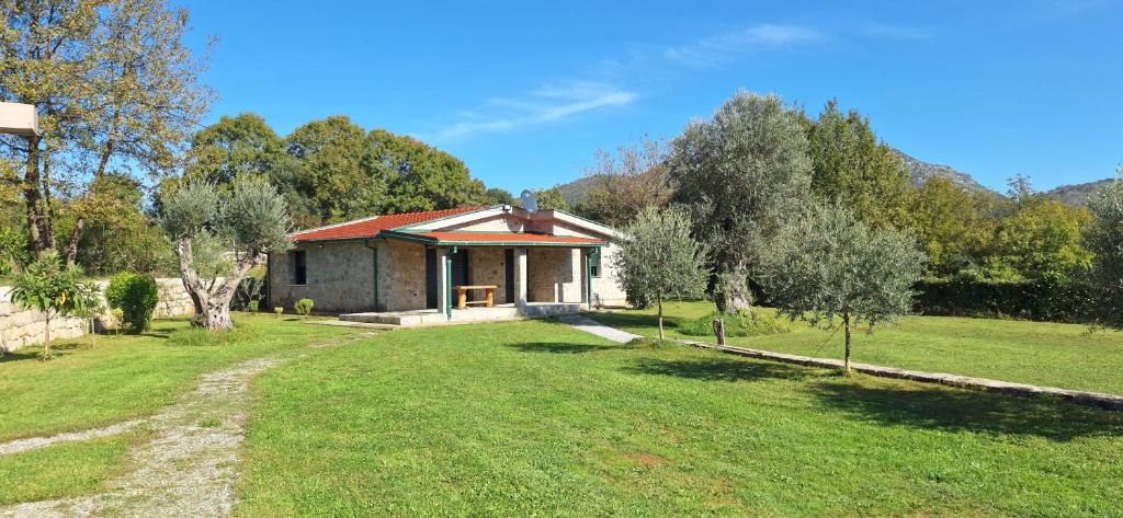Zahrada ubytování Rustic Cottage Montenegro Bridje