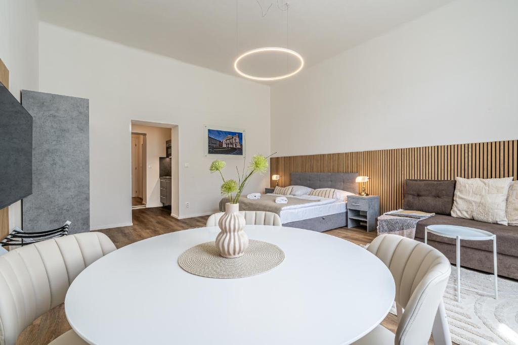 Postel nebo postele na pokoji v ubytování Apartmánový Dům Centrum