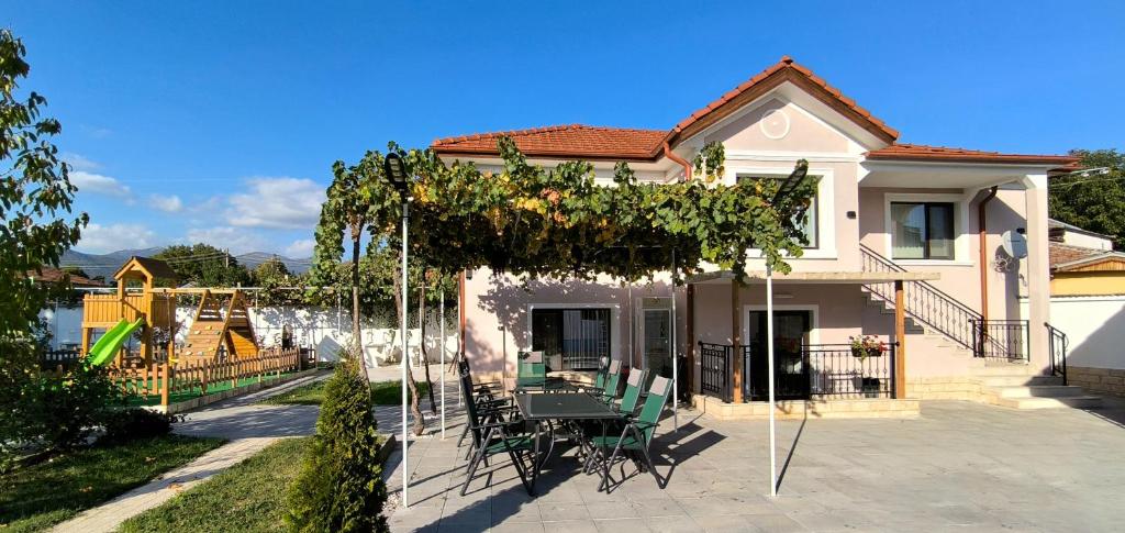 Къща за гости Етерна - Guest house Eterna