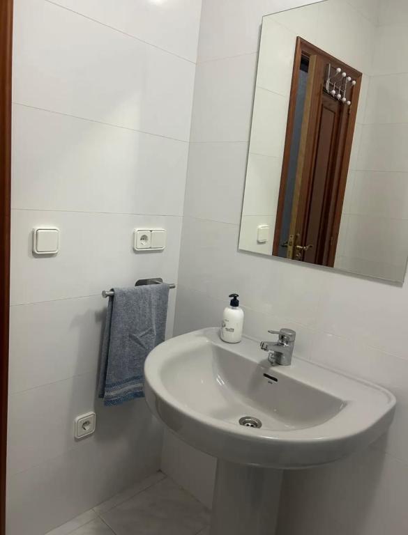 Koupelna v ubytování Amplio apartamento en el centro de Portonovo