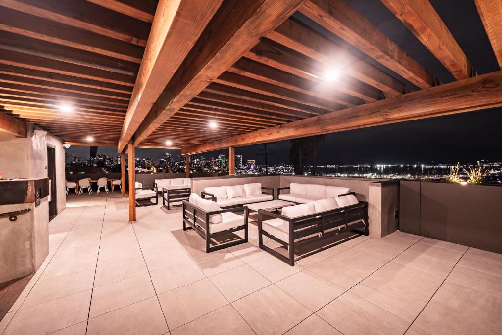 City24 Condo Hotel Little Italy Mission Hills photo