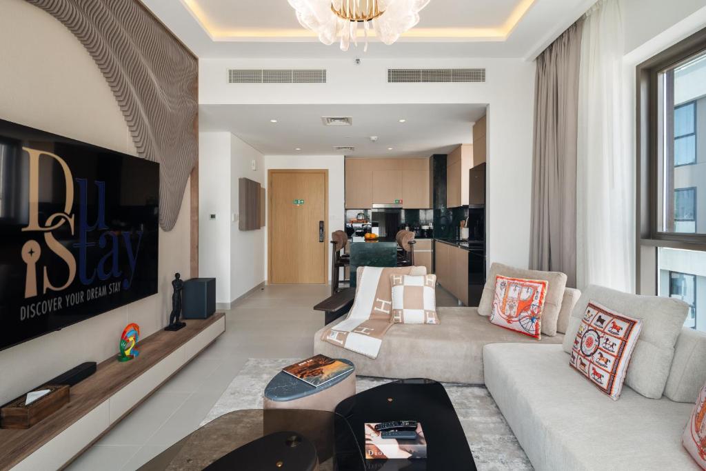 Elegant Apartment for Relaxation, Creek Harbour - By DuStay, Dubai ... - Apartment Rentals With Relaxation And Office
