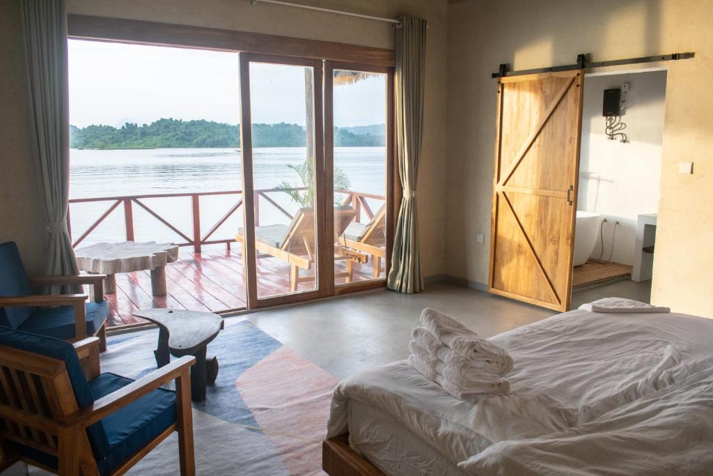 Sunset Nam Ngum resort - Bungalow Deluxe Con Vista Sul Mare