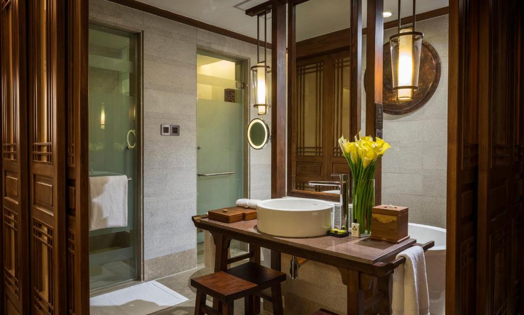 InterContinental Lijiang Ancient Town Resort, an IHG Hotel - 高级国王室