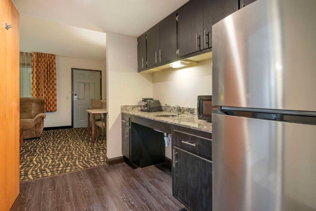 Quality Inn & Suites Mayo Clinic Area, Rochester (updated prices 2025)