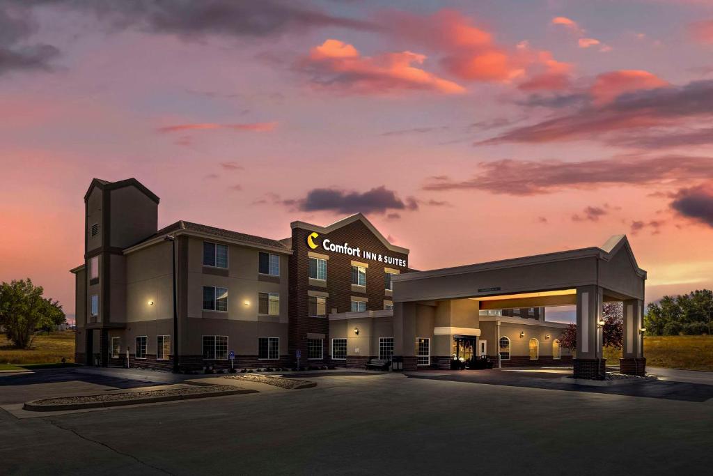 Comfort Inn & Suites Gillette near Campbell Medical Center photo