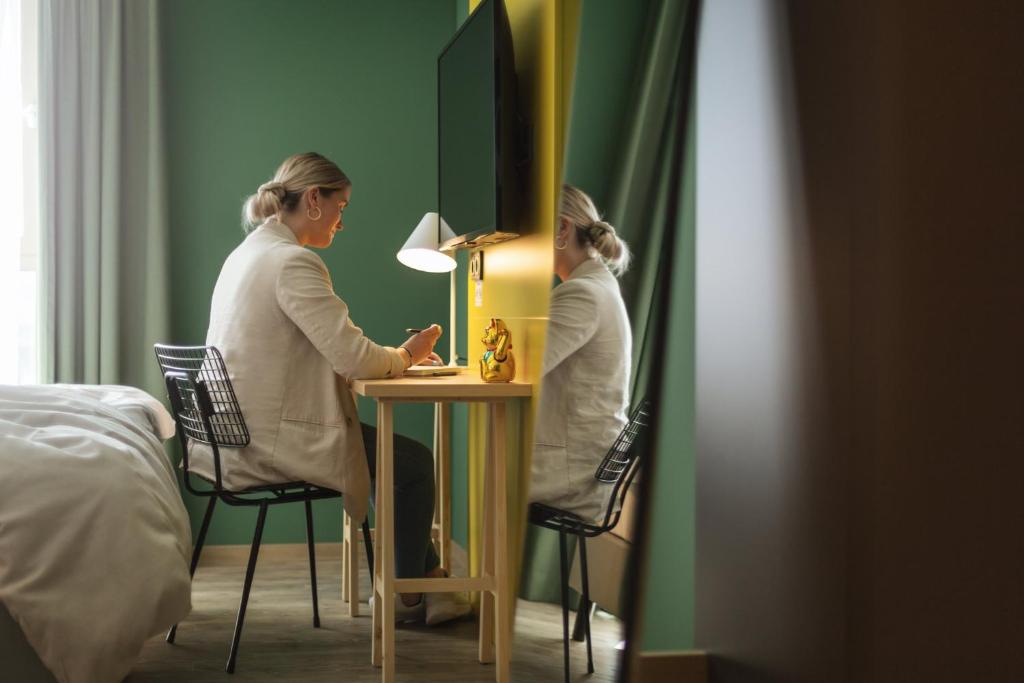 Holiday Inn - the niu Tab Dusseldorf Main Station by IHG - Resim 33